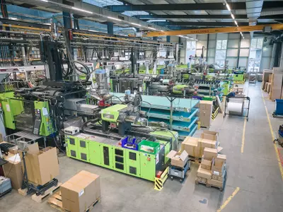 Fertigung Halle 3.jpg